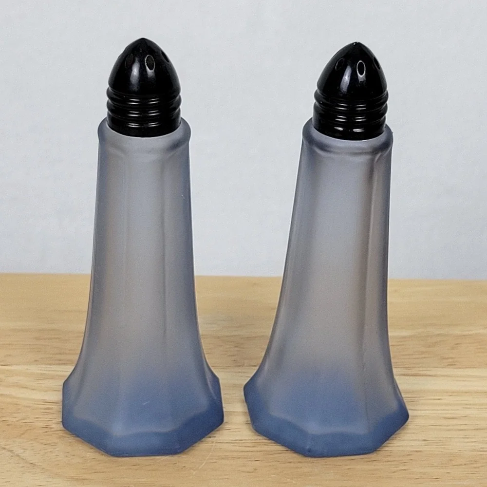 Vintage Gemco Frosted Blue Glass Salt &‎ Pepper Shakers